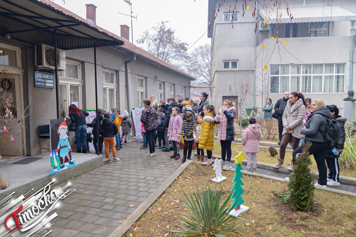 Зајечарски малишани дружили се са запосленима у библиотеци